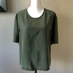 Equipment Femme Silk Green Keyhole Blouse Top Shirt Short Sleeves